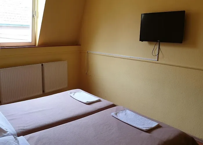 Jade Panzio 3* Budapest