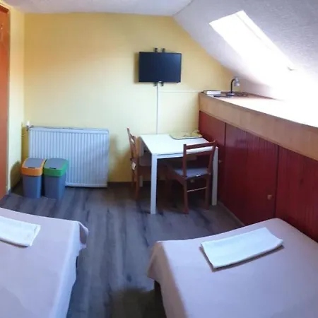 Jade Panzio Budapešť